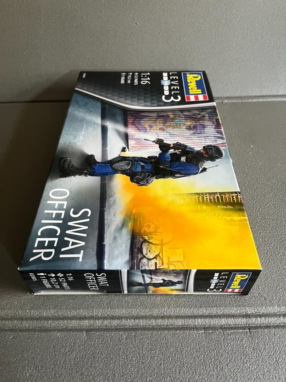 Maquette à monter Figurine Militaire Revell Swat Officer 1/16