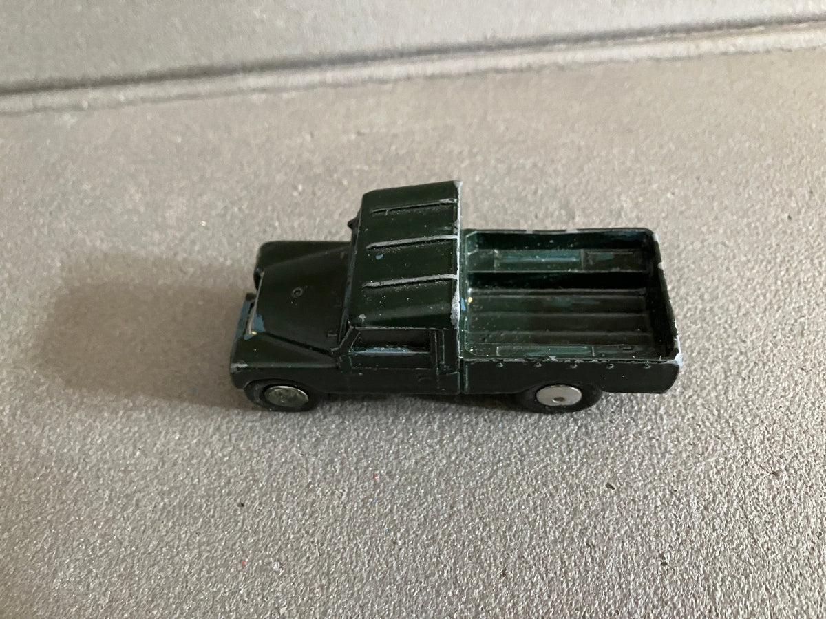 Ancienne Miniature Voiture Land Rover 109 W.B. Corgi Toys Epave 1/43