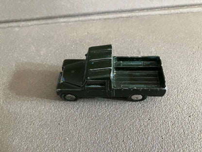 Ancienne Miniature Voiture Land Rover 109 W.B. Corgi Toys Epave 1/43