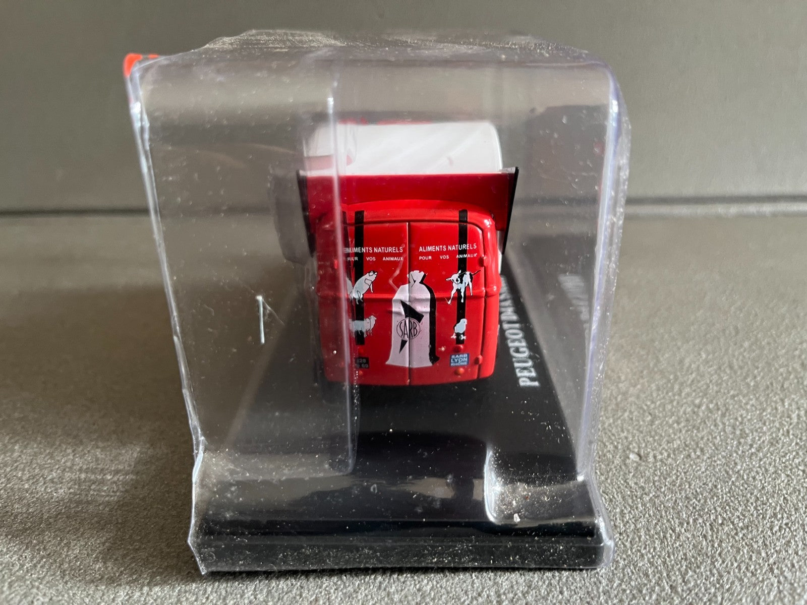 Voiture miniature Camion Peugeot D4A Sarb Auto Plus Hachette 1/43