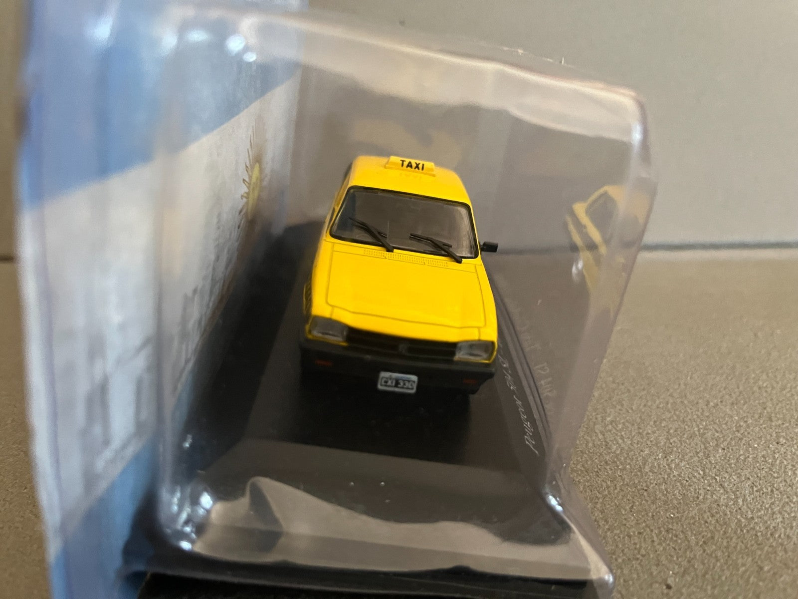 Voiture Miniature Peugeot 504 Taxi Cordoba 1999 Ixo Argentine au 1/43