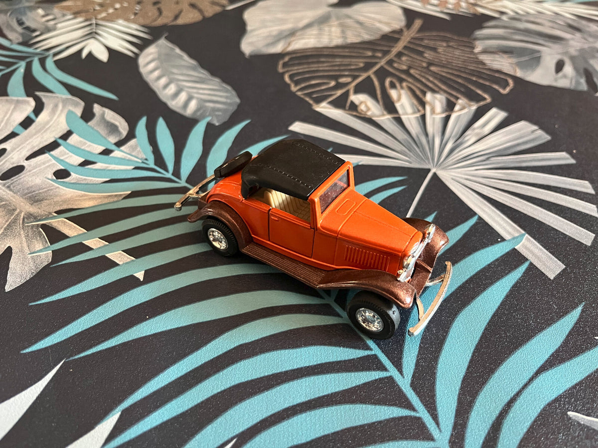 Ancienne Voiture Miniature Ford Roadster N°8875 Made in China Friction