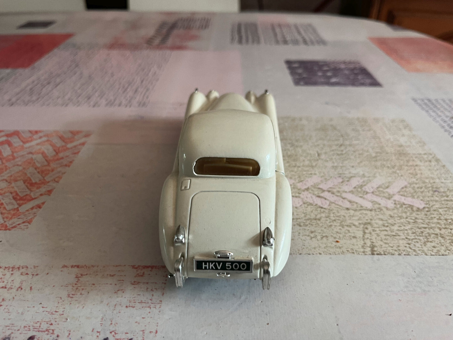 Voiture miniature Jaguar XK 120 1948 Burago 1/24