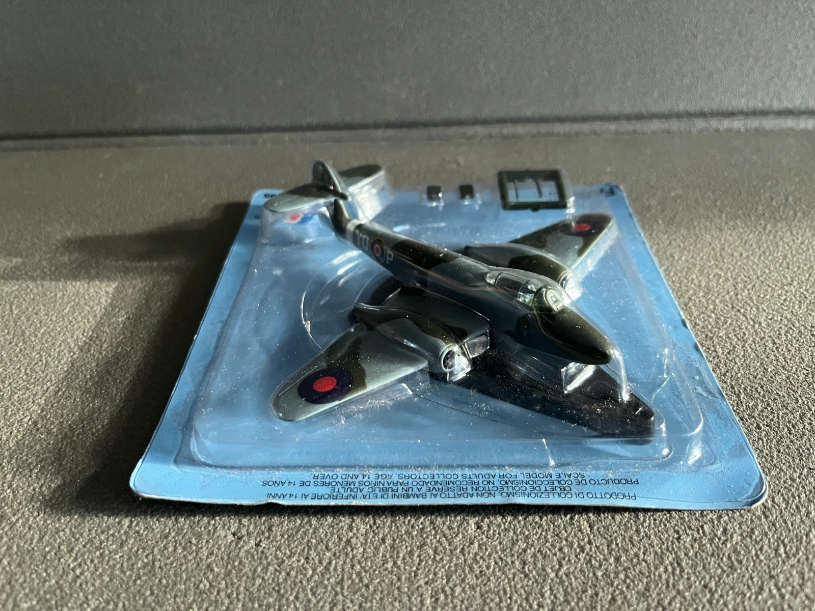 Avion miniature Militaire Meteor Fabbri Italeri 1/100