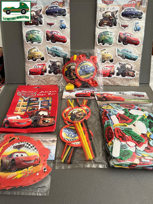Voiture Miniature Cars Disney Pixar Flash McQueen Lot Goodies Stickers Paille