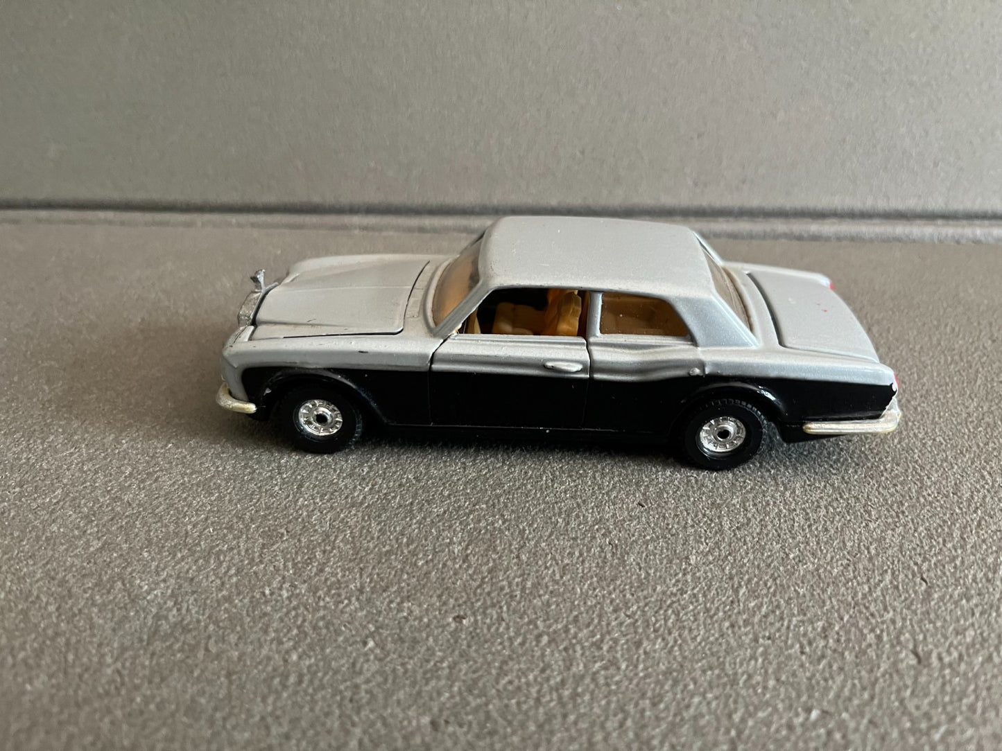 Jouet Ancien Voiture Miniature Rolls Royce Corniche Corgi Gt Britain 1/36