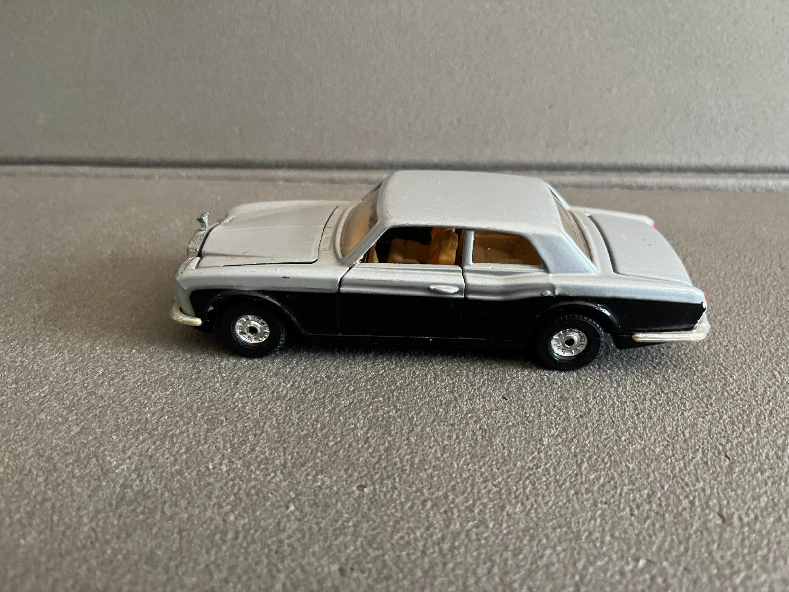 Jouet Ancien Voiture Miniature Rolls Royce Corniche Corgi Gt Britain 1/36