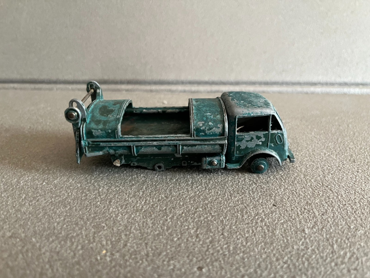 Ancienne Miniature Voiture Ford Benne Ordure Dinky Toys Meccano France Epave