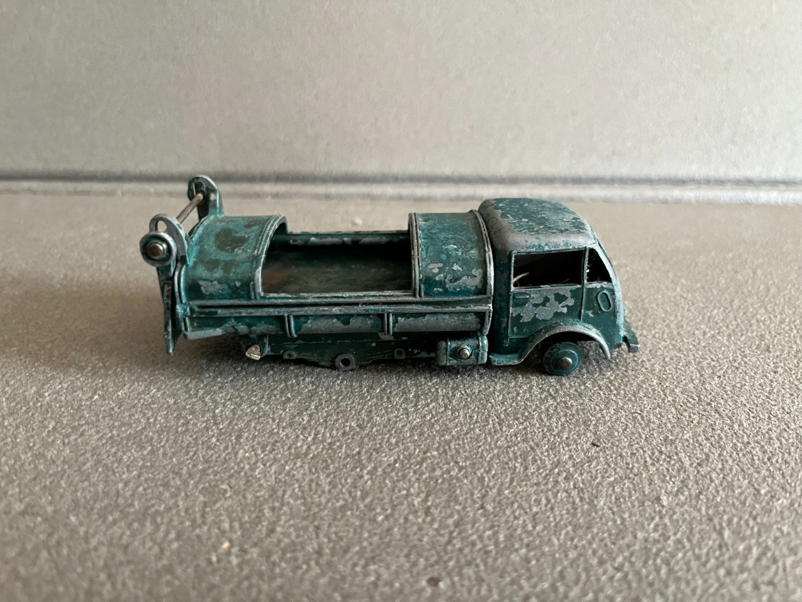Ancienne Miniature Voiture Ford Benne Ordure Dinky Toys Meccano France Epave