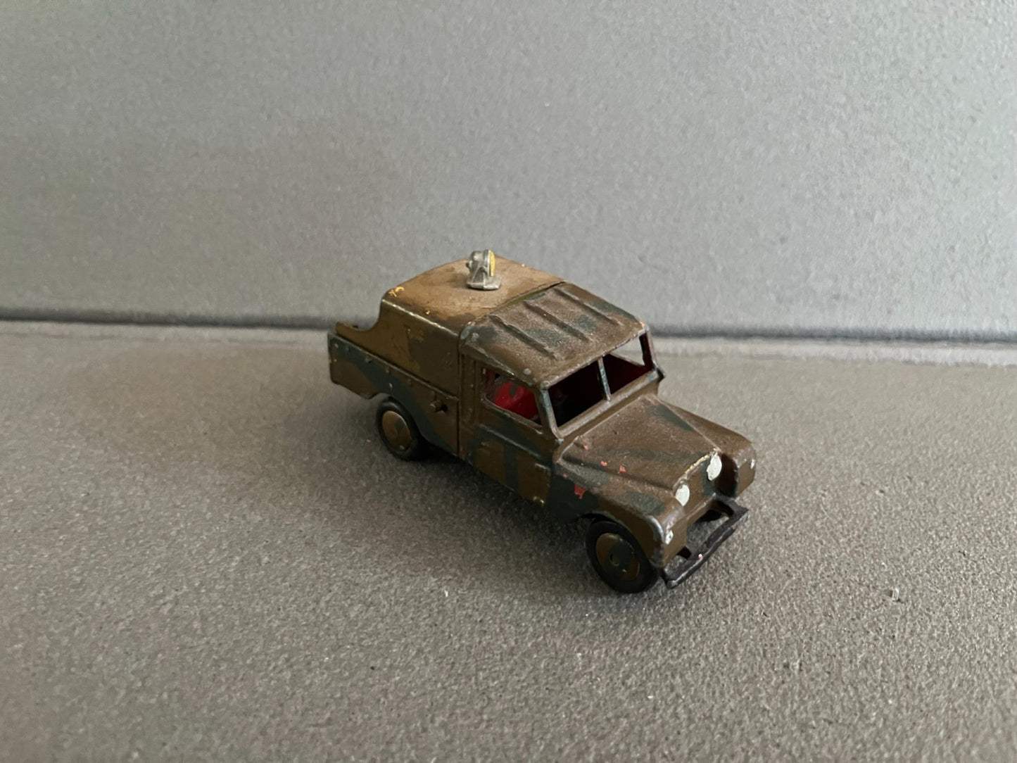 Ancienne Miniature Voiture Land Rover 109 WB Corgi Toys Gt Britain Epave