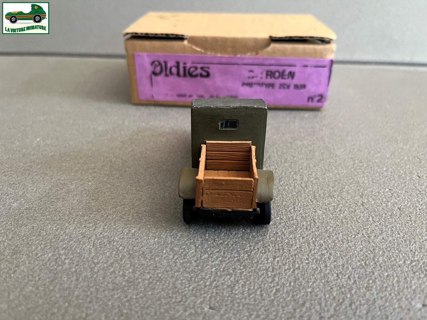 Voiture Miniature Kit résine monté Citroen Prototype 2CV 1939 Oldies au 1/43