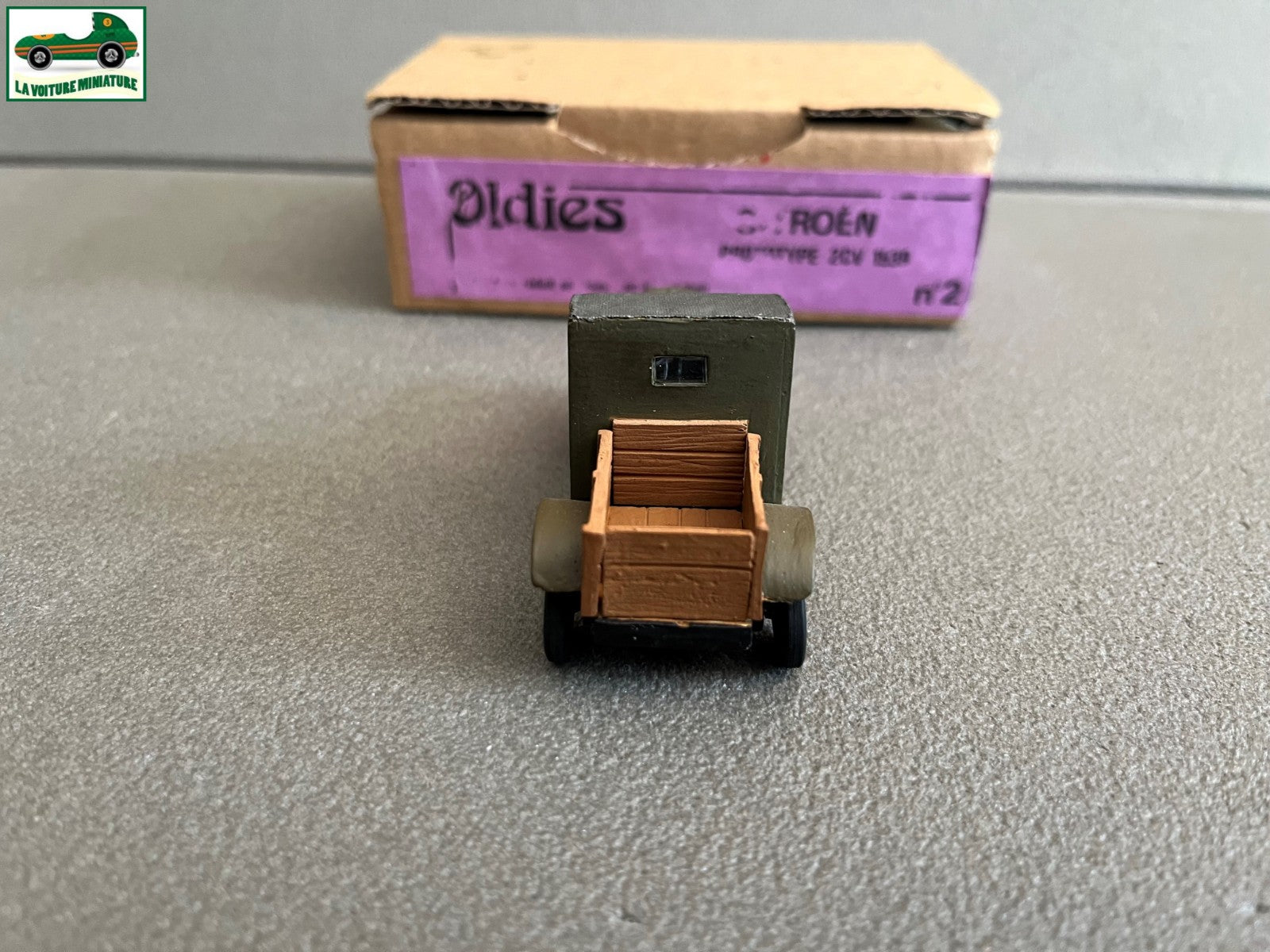 Voiture Miniature Kit résine monté Citroen Prototype 2CV 1939 Oldies au 1/43