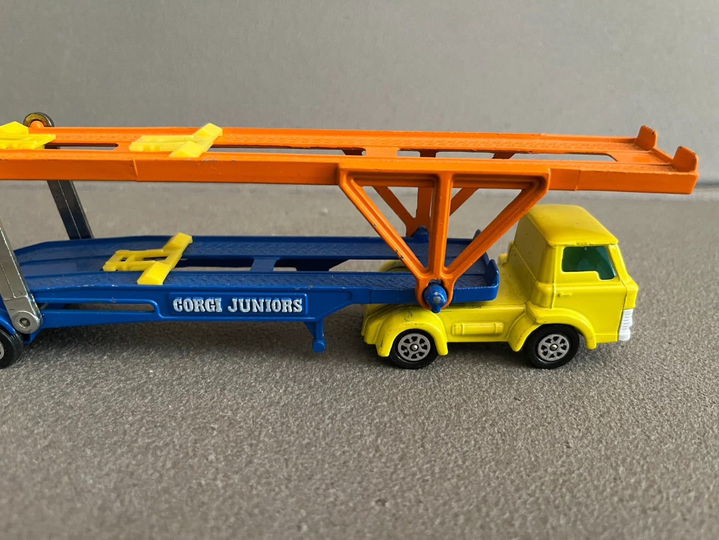 Ancienne Miniature Camion Porte Voiture Ford D Hoynor Corgi Juniors