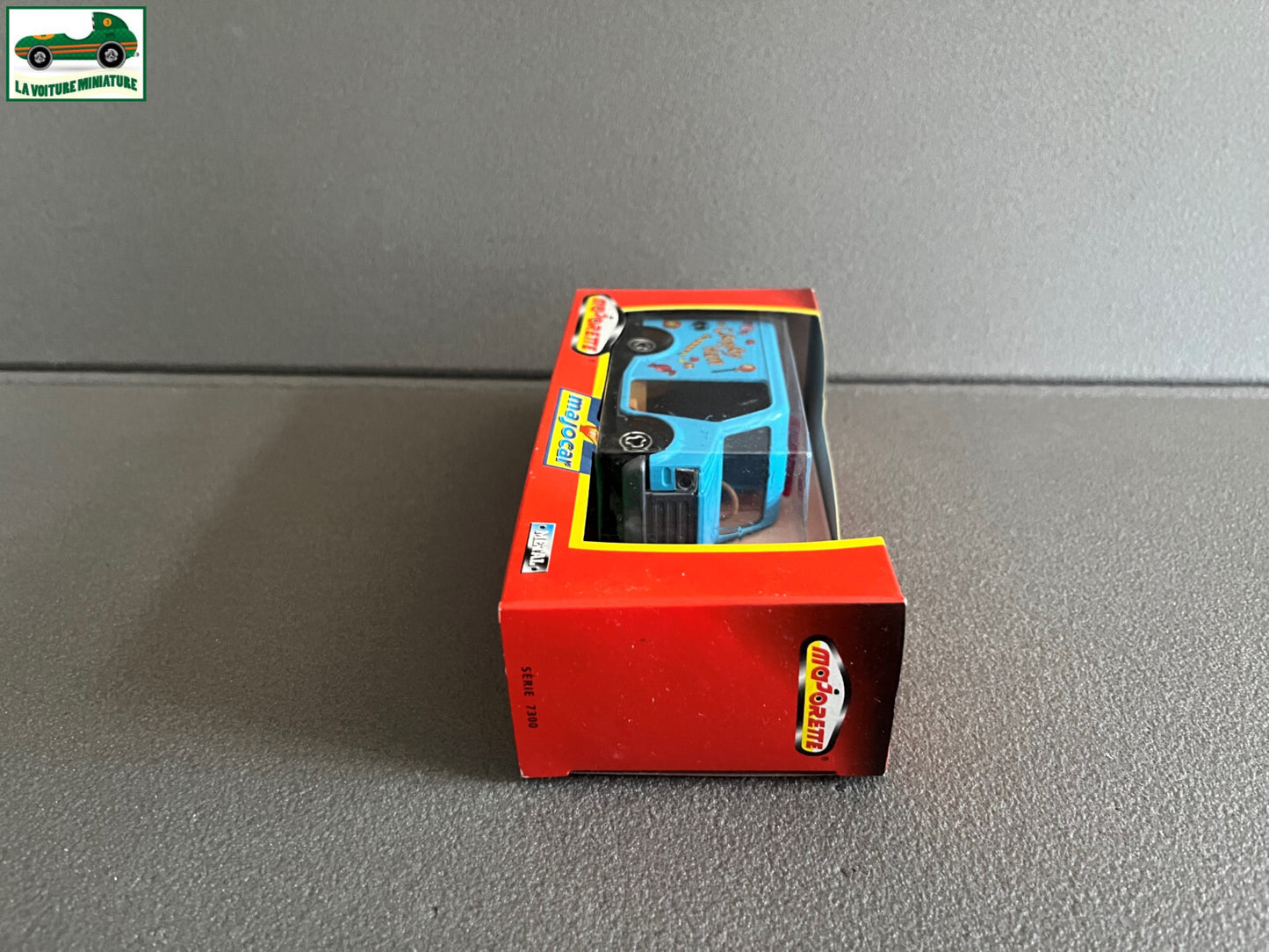 Voiture miniature Majocar 7300 Camion Candy Van Majorette