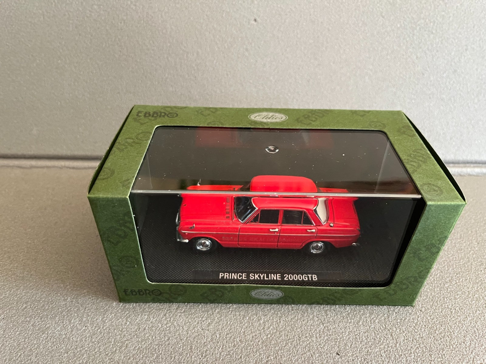 Voiture Miniature Prince Skyline 2000 GTB Ebbro au 1/43 Nissan