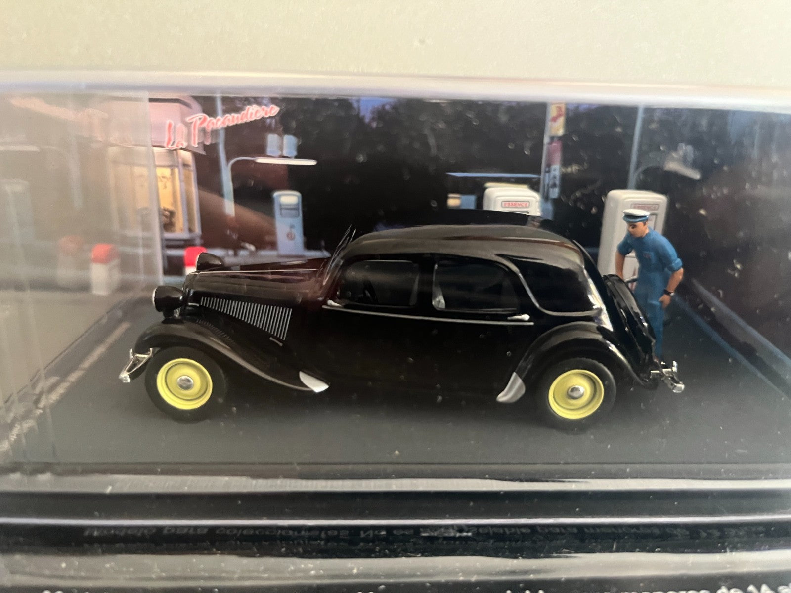 Voiture Miniature Citroen Traction 11 Etape 14 La Route Bleue RN7 1/43