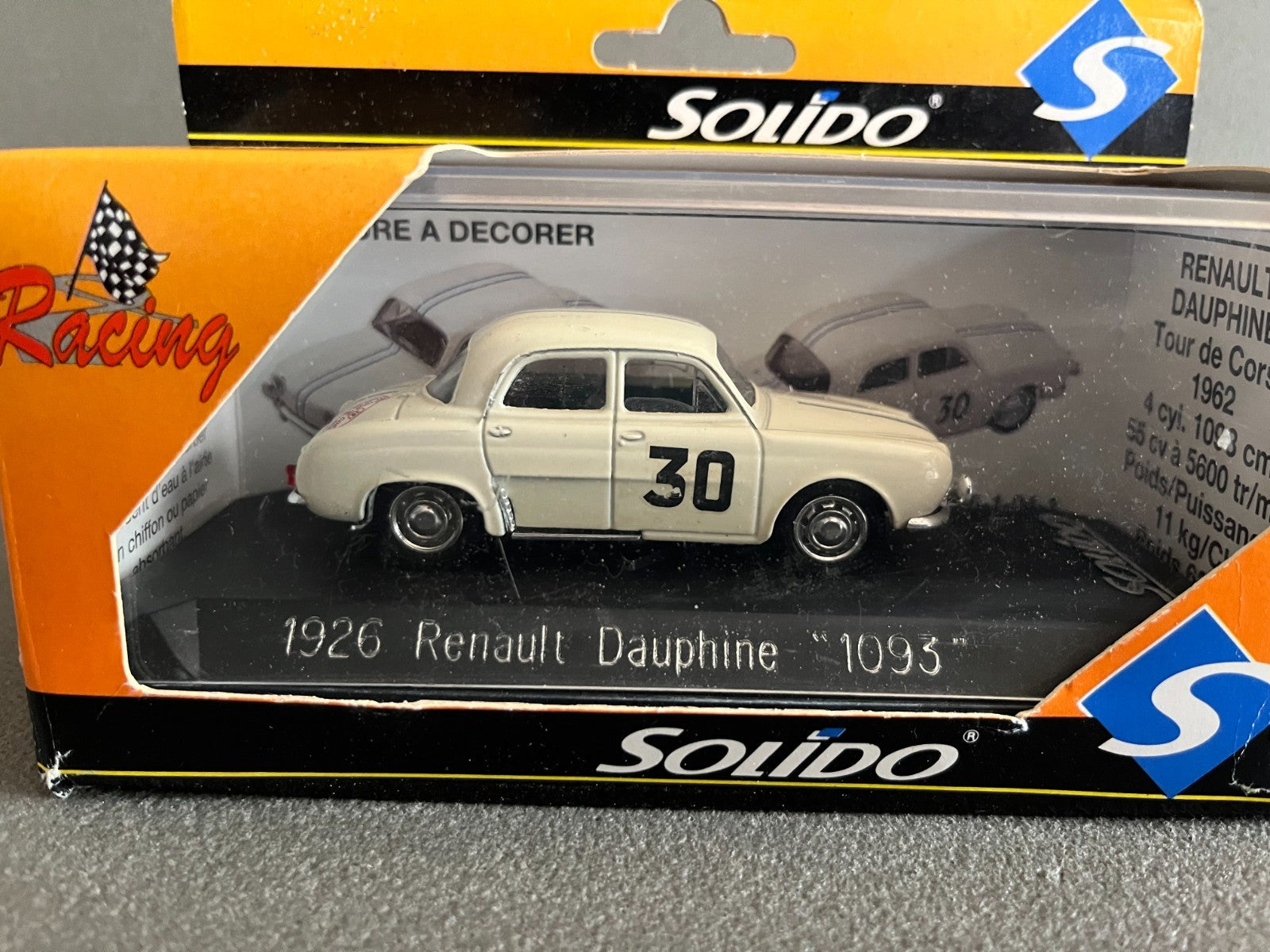 Voiture miniature 1926 Renault Dauphine 1093 Solido au 1/43