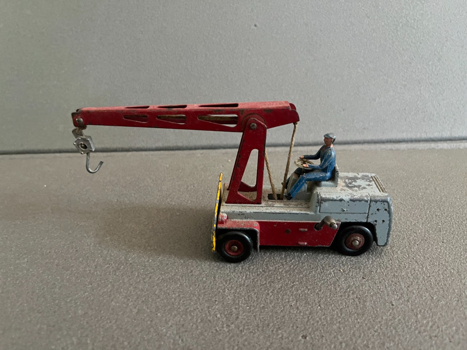 Ancienne Miniature Voiture Chantier Grue Salev Dinky Toys Meccano France Epave