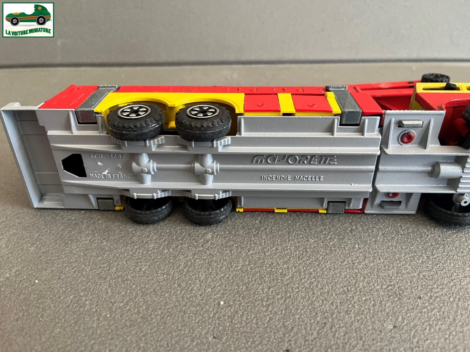 Ancienne Miniature Camion Pompiers Majorette Incendie Nacelle 1/47 Défauts