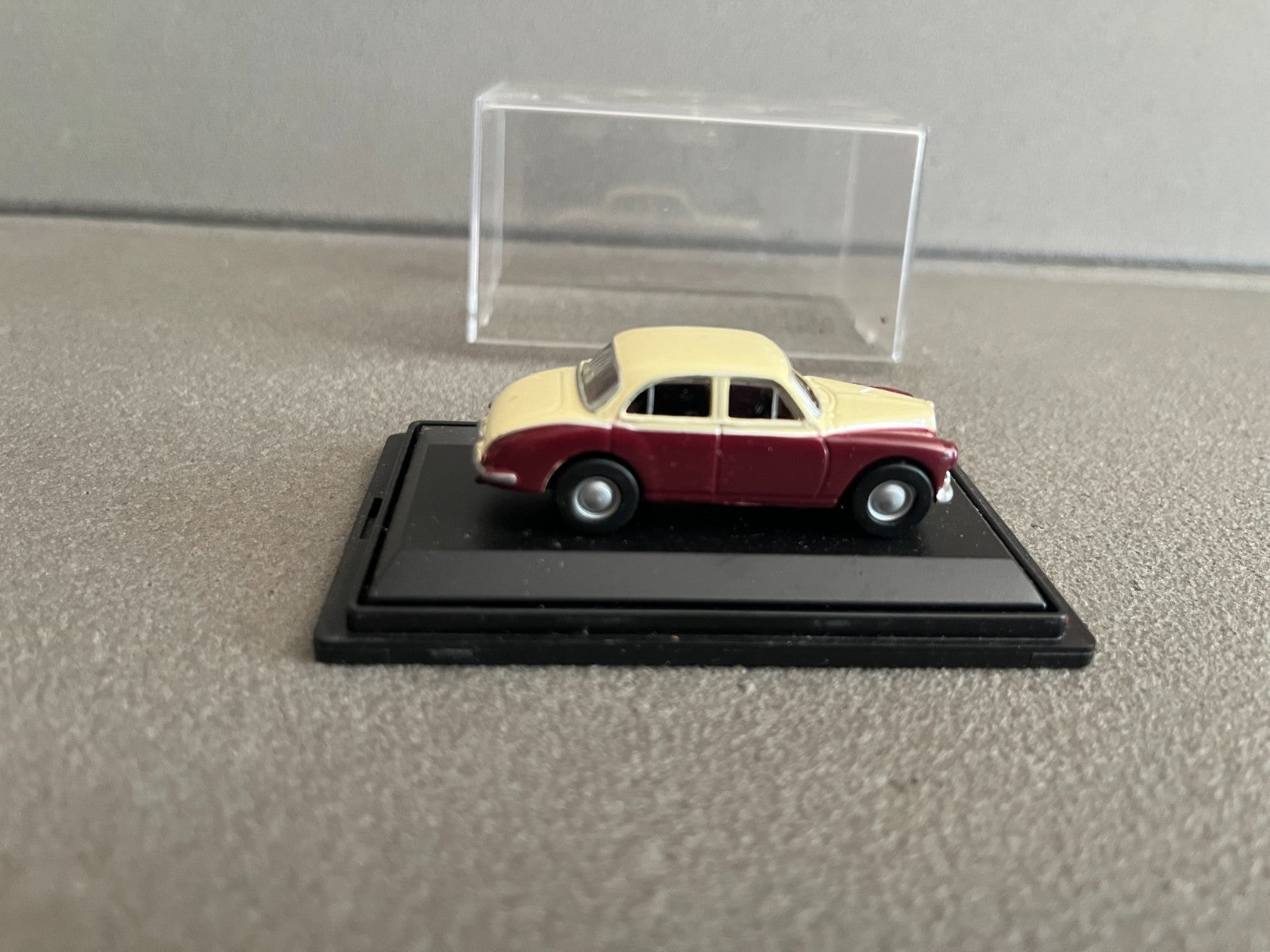 Voiture Miniature MG Zb Oxford au 1/76
