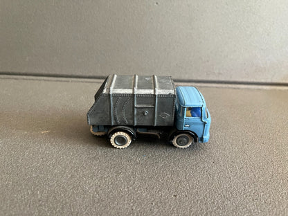 Ancienne Miniature Camion Benne à Ordures Berliet GAK France Jouets Epave