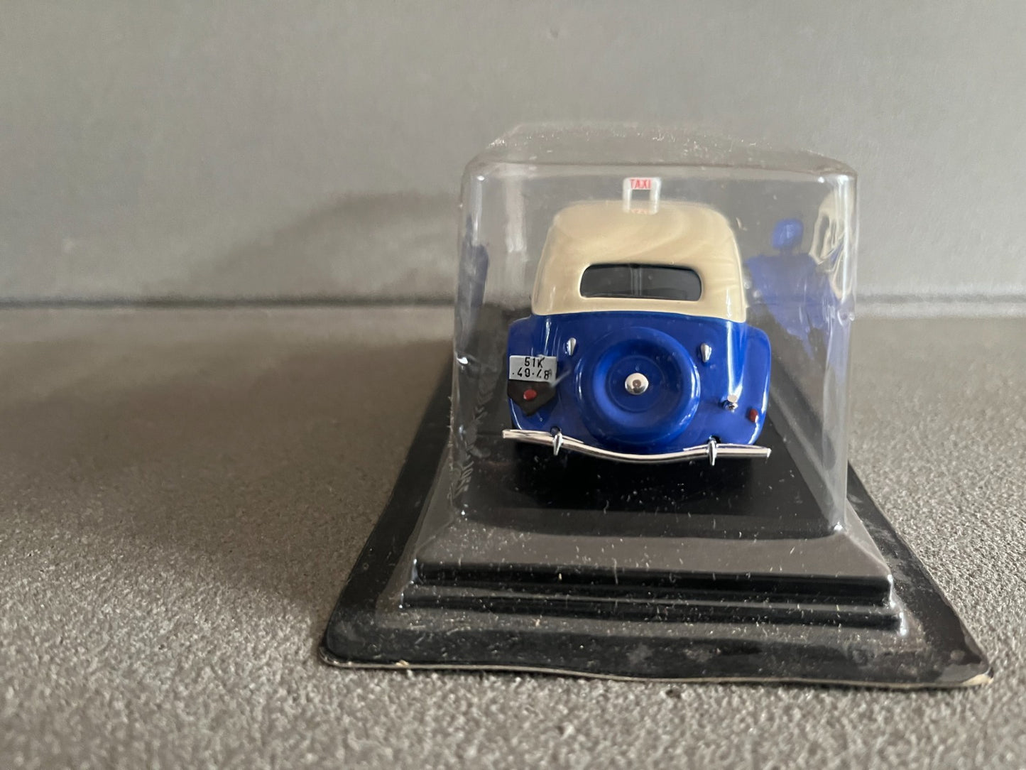 Voiture Miniature Citroen Traction 11 Saigon 1955 Taxi Du Monde au 1/43 Altaya