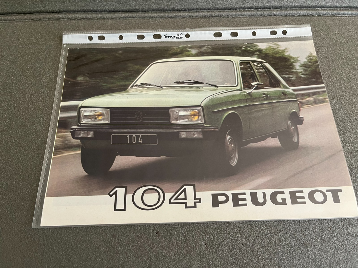Ancien Dépliant Brochure Documentation Automobile Peugeot 104