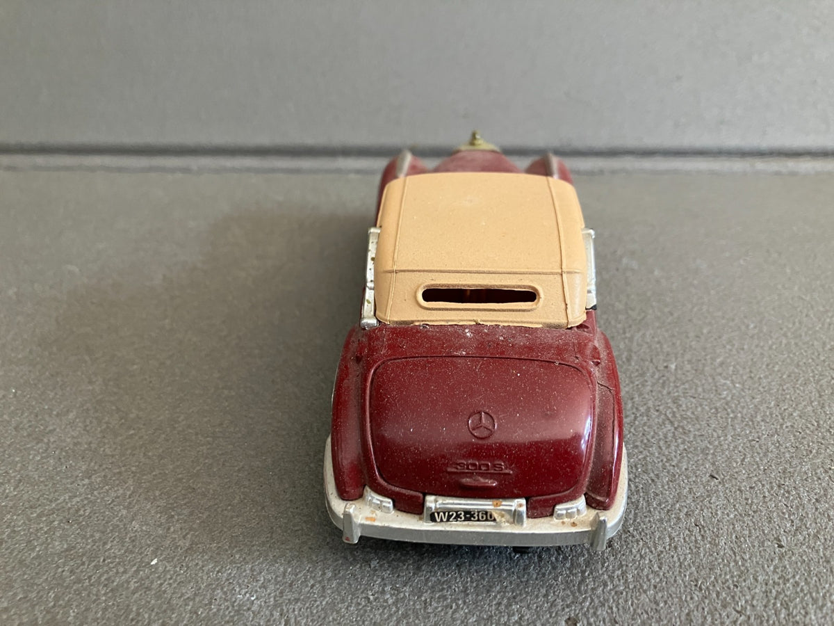 Ancienne Miniature Voiture Mercedes Benz 300S Corgi 1/36