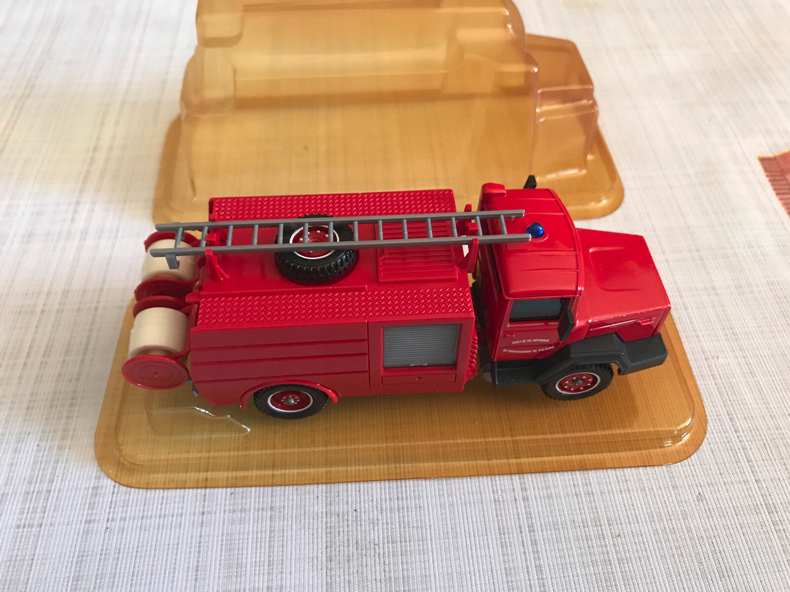 Voiture Miniature Pompiers Camion Iveco Solido au 1/50