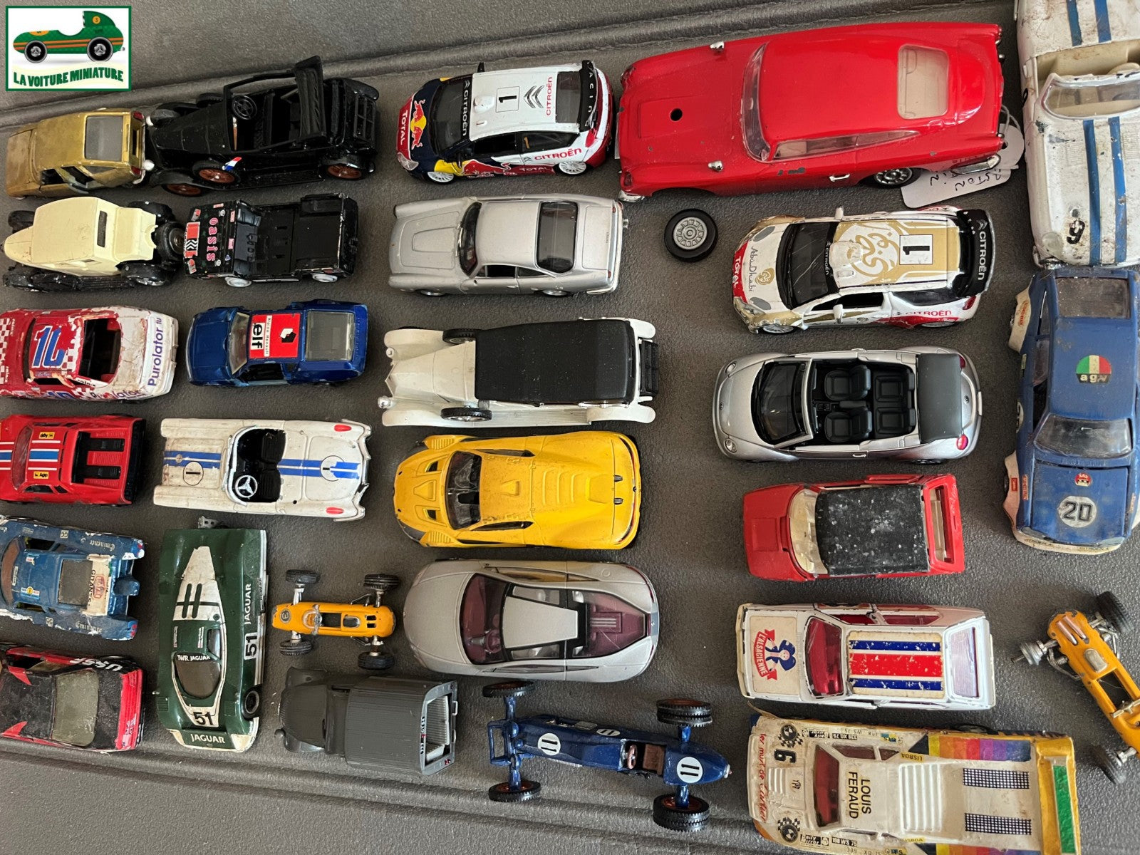 Miniature Lot 28 Voiture Modifiées Kit monté Epave 1/43 Défauts Pièces HS
