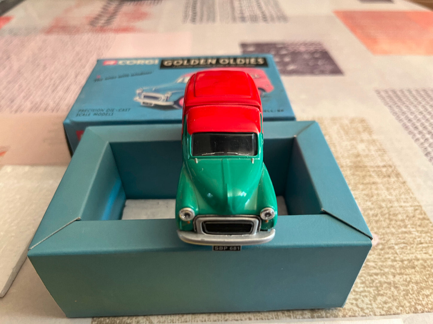 Voiture Miniature Fourgonnette Morris 1000 Shell BP Corgi 1/50