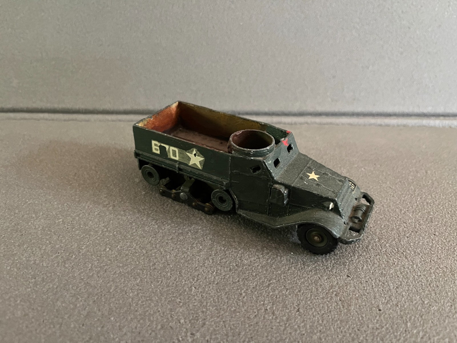 Ancienne Miniature Militaire Blindé Half Track  Dinky Toys Meccano France Epave