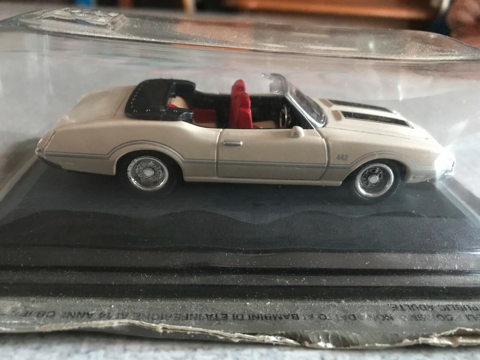Voiture Miniature 1970 Oldsmobile 4-4-2 Fabbri au 1/43