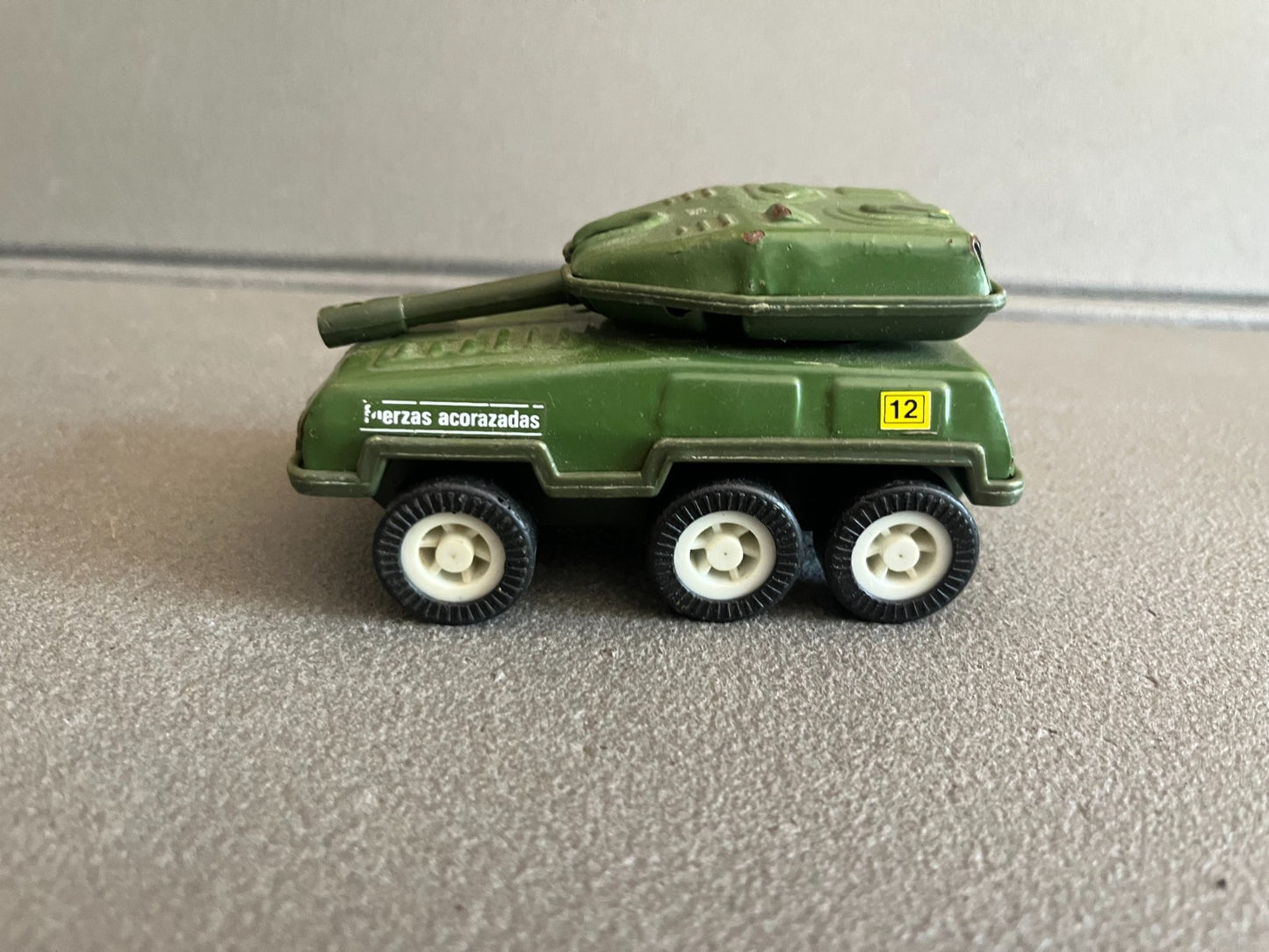 Jouet Ancien Voiture Miniature Militaire Char Tank Blindé 6 roues Gozan Spain
