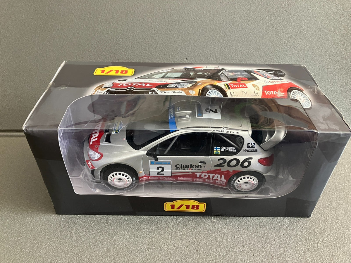 Voiture miniature Peugeot 206 Gronholm Rallye Suède 2002 WRC Altaya au 1/18
