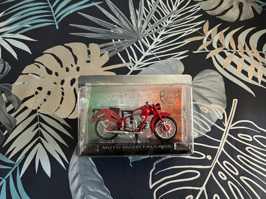 Moto miniature Guzzi Falcone Italienne 1/24