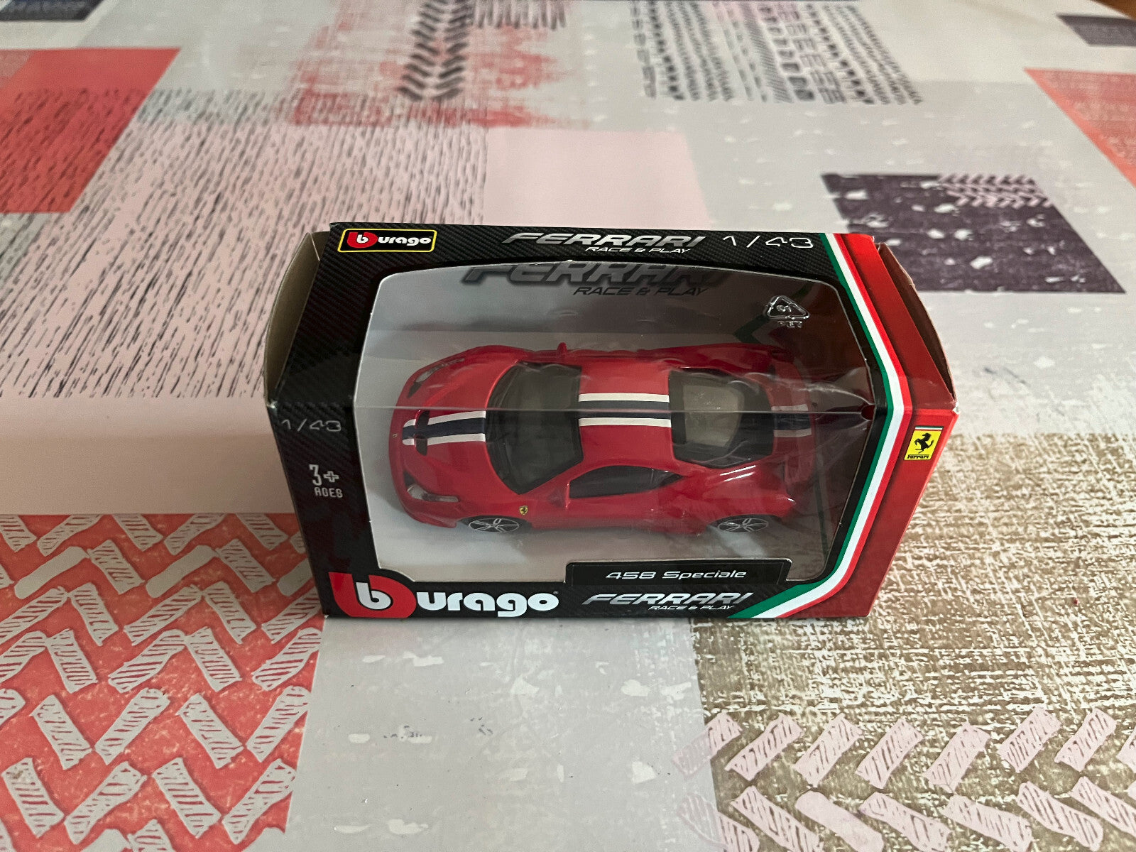Voiture miniature Burago Ferrari 458 Speciale au 1/43