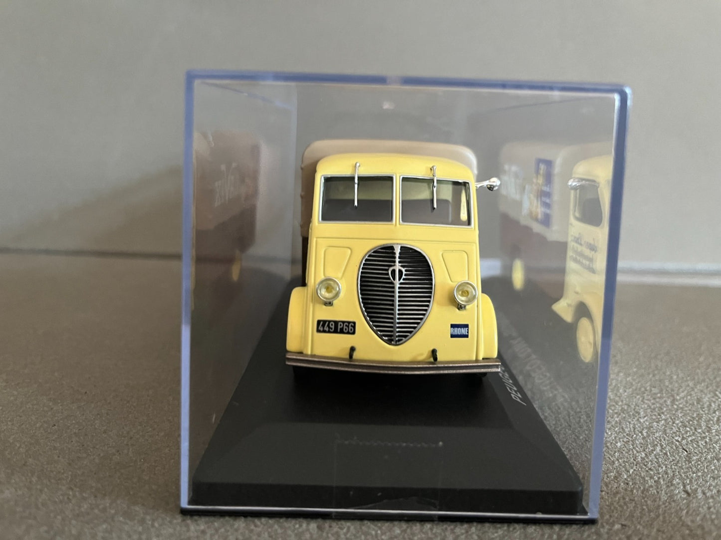 Voiture Miniature Camion Publicitaire Peugeot DMA Super Lavix au 1/43