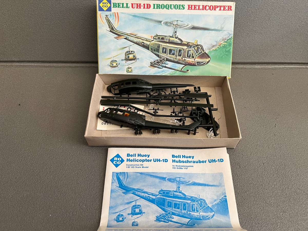 Maquette Militaire Bell UH-1D Iroquois Hélicoptère Roco 1/87