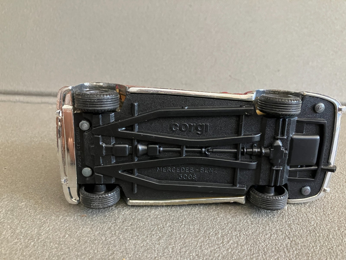 Ancienne Miniature Voiture Mercedes Benz 300S Corgi 1/36