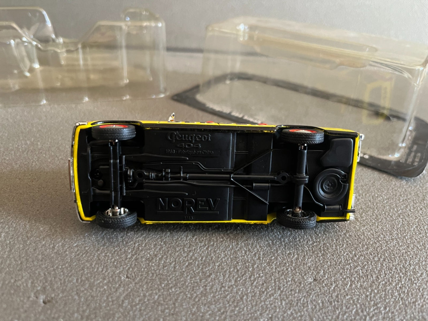 Voiture Miniature Peugeot 404 Berger Tour de France 1966 Norev Vélo au 1/43