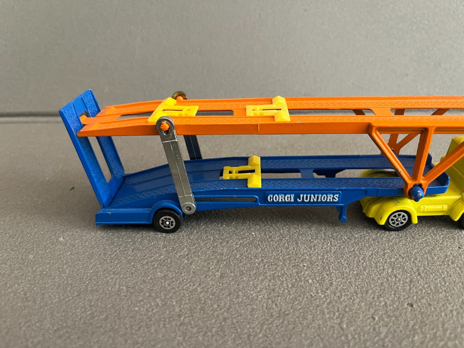 Ancienne Miniature Camion Porte Voiture Ford D Hoynor Corgi Juniors
