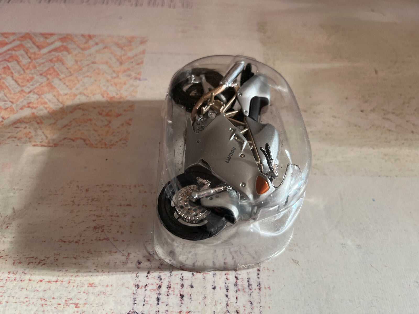 Moto miniature Ducati 900 SuperSport Motos à Collectionner Maisto Altaya au 1/18