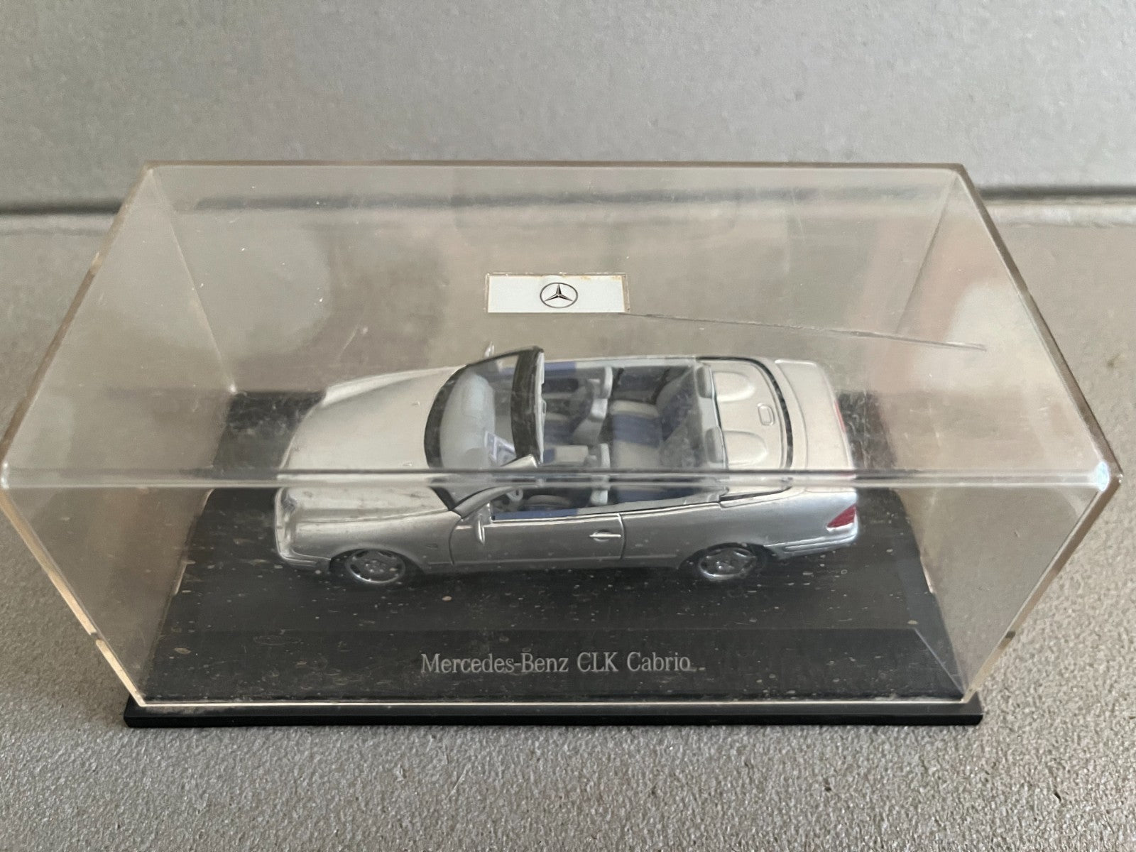 Voiture Miniature Mercedes Benz CLK Cabrio Schuco au 1/43