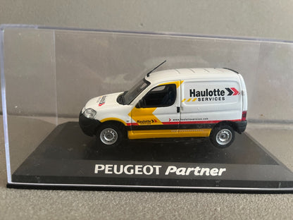 Voiture Miniature Peugeot Partner Haulotte Services Norev au 1/43 Défauts