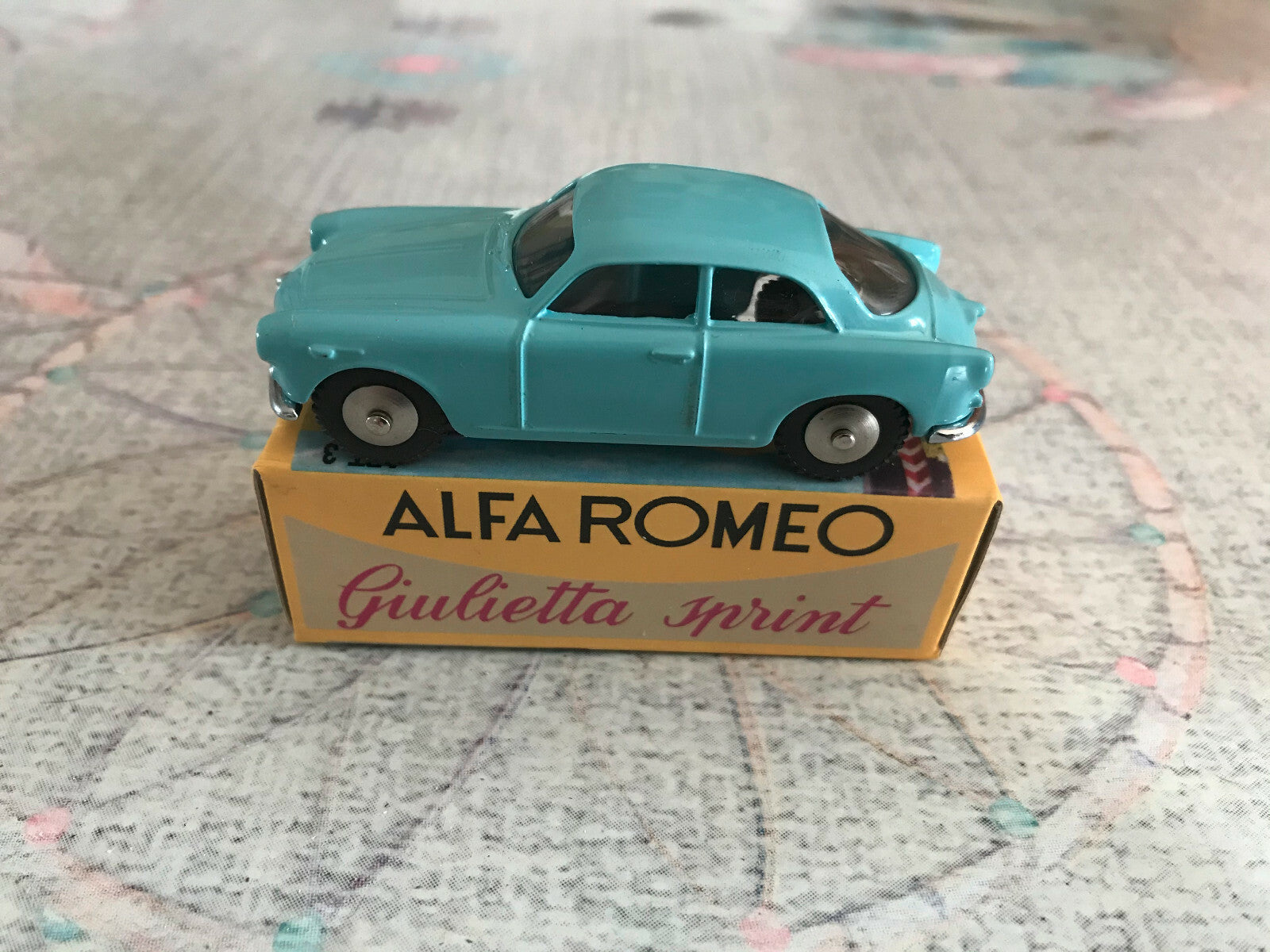 Voiture miniature Alfa Romeo Giulietta Sprint Mercury Hachette 1/48 1/43 Dinky