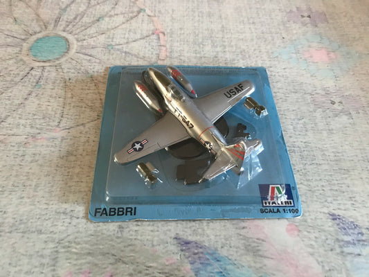 Avion miniature Militaire F-80 Fabbri Italeri 1/100