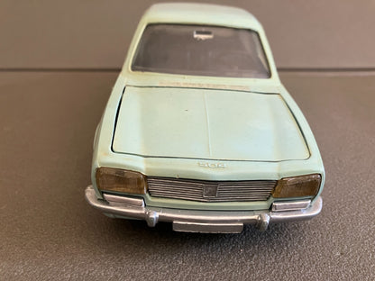 Ancienne Voiture miniature Plastique Peugeot 504 Friction Meccano 1/18