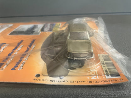 Voiture miniature Peugeot 504 Norev Hachette + Fascicule au 1/43