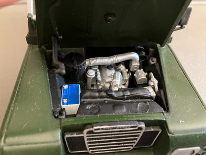 Ancienne Voiture miniature Land Rover Serie III Universal Hobbies au 1/18